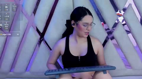 Isa online show from 02-19-26, 03:02