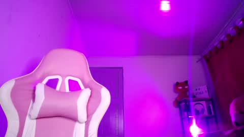 Isabella online show from 06-17-26, 10:39