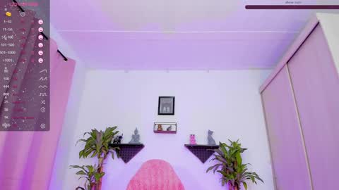 Snapshot of isa_greey chatting on 02-04-25, 02:43 isabella online show from 02-04-25, 02:43