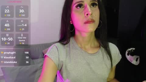 Isabella Hall online show from 07-07-26, 01:52