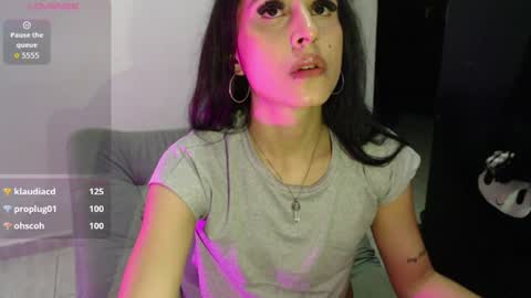 Isabella Hall online show from 07-07-26, 06:47