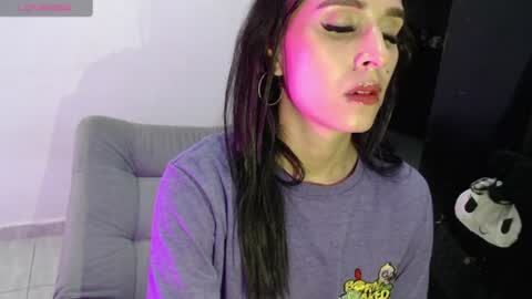 Isabella Hall online show from 07-22-26, 11:07