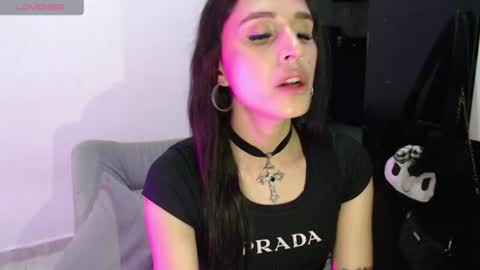 Isabella Hall online show from 07-25-26, 10:51