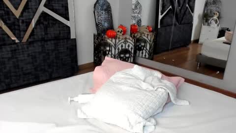 oIssaJonneso online show from 10-28-25, 01:36