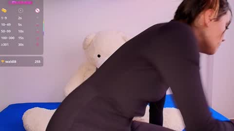 Isabella Laurentt  online show from 02-05-25, 08:57