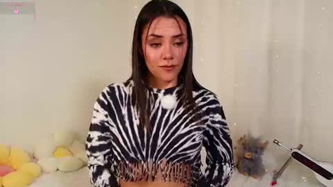 Isabella Laurentt  online show from 07-18-26, 07:50