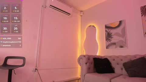 Snapshot of isa_little_star chatting on 10-31-25, 09:10 Isa online show from 10-31-25, 09:10