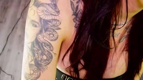 Snapshot of isa_redhair_ chatting on 02-06-26, 03:22 .... Connection time 900 pm to 500 amRest days Wednesday and Saturday online show from 02-06-26, 03:22