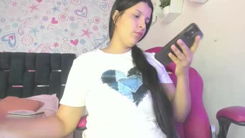 Snapshot of isa_rivas chatting on 12-14-25, 12:32 isa_rivas online show from 12-14-25, 12:32