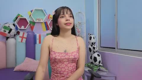 Isaa Skinny  online show from 06-25-26, 03:39