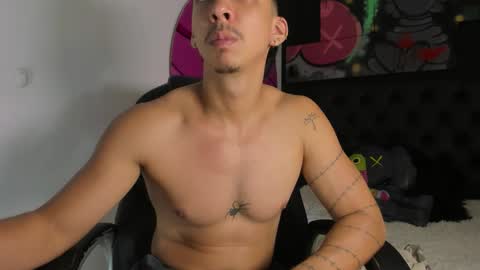 isaac_cryston online show from 11-11-25, 09:48