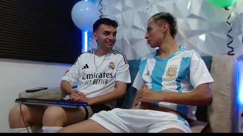 Snapshot of isaac_tan chatting on 09-13-25, 04:12 Isaac tan online show from 09-13-25, 04:12