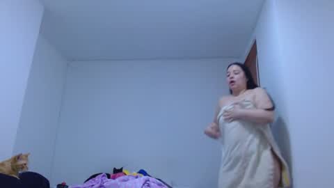 Snapshot of isabel_24_gil chatting on 07-18-26, 11:14 isabel online show from 07-18-26, 11:14