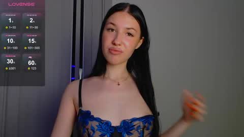 Bella online show from 05-26-26, 03:52