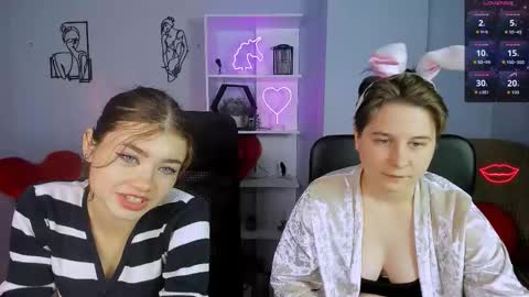 Snapshot of isabel_wave chatting on 11-15-25, 01:29 isabel online show from 11-15-25, 01:29