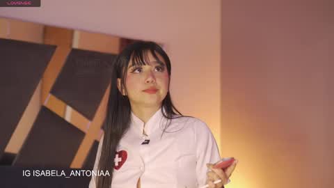 Snapshot of isabela_antonia_ chatting on 04-30-26, 04:13 online show from 04-30-26, 04:13