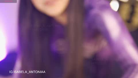 Snapshot of isabela_antonia_ chatting on 05-17-26, 02:24 online show from 05-17-26, 02:24