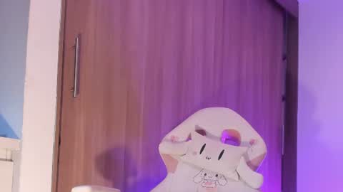 Snapshot of isabela_antonia_ chatting on 06-11-26, 04:16 online show from 06-11-26, 04:16