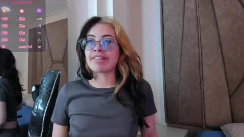 Snapshot of isabela_colins chatting on 11-11-25, 12:16 isabela Collins online show from 11-11-25, 12:16