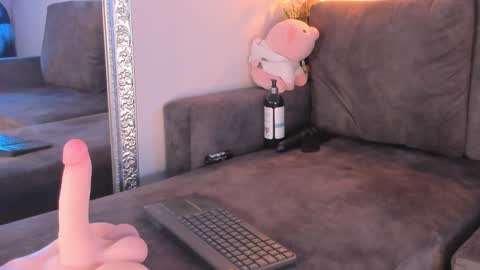 Snapshot of isabela_franco_ chatting on 02-04-25, 06:17 Isabela online show from 02-04-25, 06:17