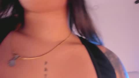 Snapshot of isabela_franco_ chatting on 03-05-25, 12:11 Isabela online show from 03-05-25, 12:11