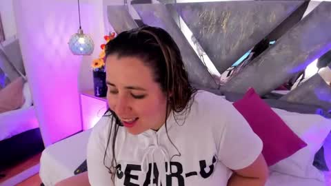 Mommy Isa online show from 06-03-26, 12:19
