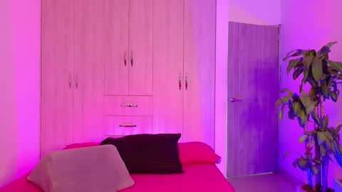 Snapshot of isabelahofman chatting on 04-14-26, 10:38 isabelahofman online show from 04-14-26, 10:38