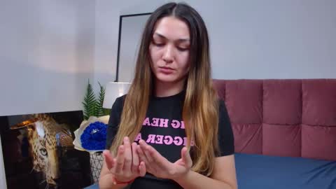 Snapshot of isabelasasha chatting on 03-05-25, 07:05 Isa online show from 03-05-25, 07:05