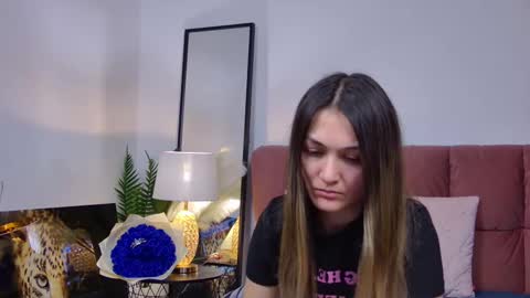 Snapshot of isabelasasha chatting on 03-07-25, 09:07 Isa online show from 03-07-25, 09:07