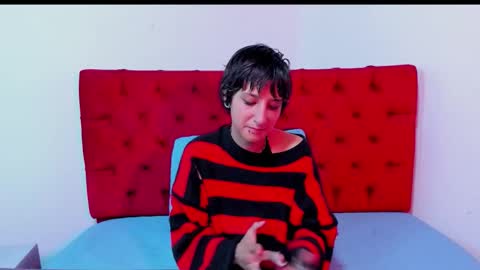 Isabel Cortez online show from 10-22-25, 11:43