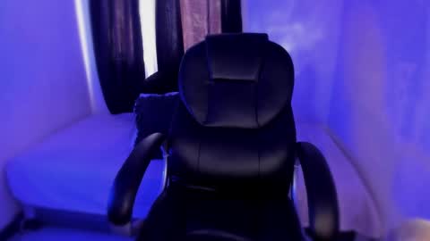 Snapshot of isabelitha chatting on 11-10-25, 04:06 isabella online show from 11-10-25, 04:06