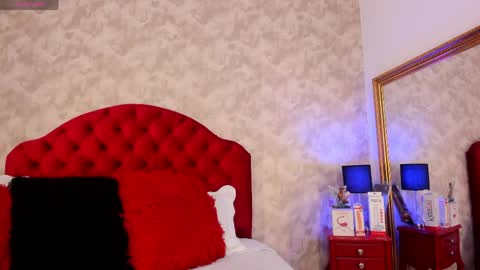 Isabell 13 online show from 04-28-26, 03:39