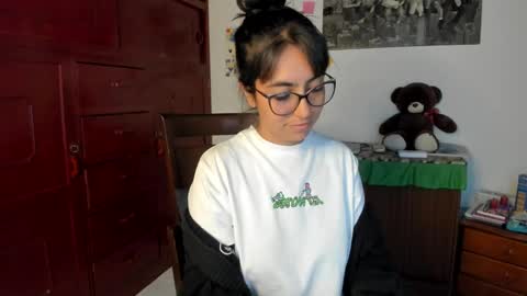 Isabella22 1 online show from 12-03-24, 10:29