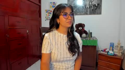 Isabella22 1 online show from 01-08-25, 02:35