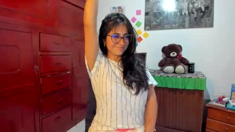 Isabella22 1 online show from 01-09-25, 03:58