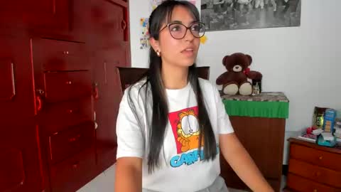 Isabella22 1 online show from 01-17-25, 05:51