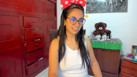 Isabella22 1 online show from 01-19-25, 04:22