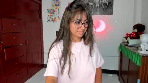 Isabella22 1 online show from 02-05-25, 04:36