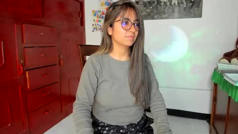 Isabella22 1 online show from 02-10-25, 05:19