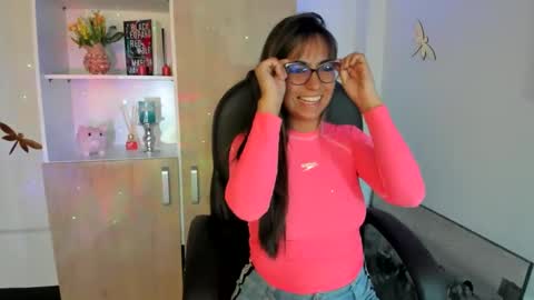 Isabella22 1 online show from 02-19-25, 12:11