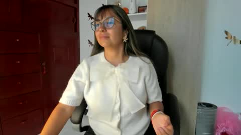 Isabella22 1 online show from 01-07-26, 06:10