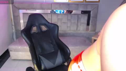 Snapshot of isabella_collen_v chatting on 11-10-25, 01:10 Hi Stream 800am to 200pm online show from 11-10-25, 01:10