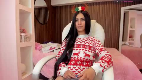 Snapshot of isabella_cooper9 chatting on 12-08-24, 11:29 Isabella Cooper online show from 12-08-24, 11:29