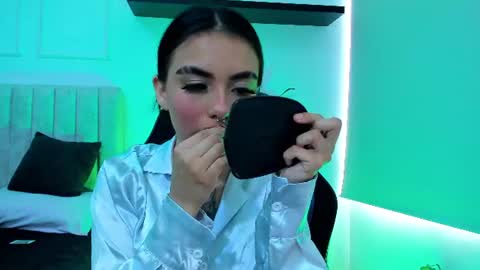 Snapshot of isabella_hv chatting on 06-27-26, 05:29 ISABELLA online show from 06-27-26, 05:29