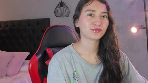 Isabella Nowa online show from 04-25-26, 11:35