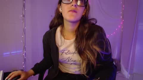 Isabella Rros online show from 09-19-25, 01:01