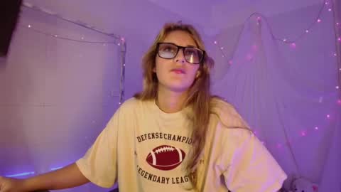 Isabella Rros online show from 11-05-25, 10:43