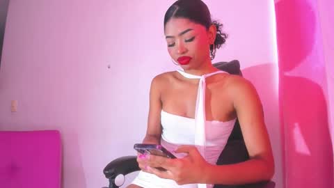 Snapshot of isabella_sex18 chatting on 10-20-25, 10:21 isabella online show from 10-20-25, 10:21