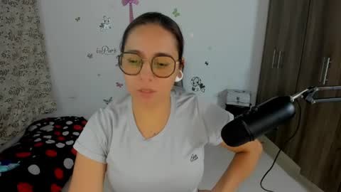 Isabella online show from 04-28-26, 11:43