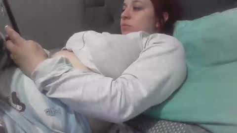 isabellaa_hills_ online show from 10-08-25, 05:32